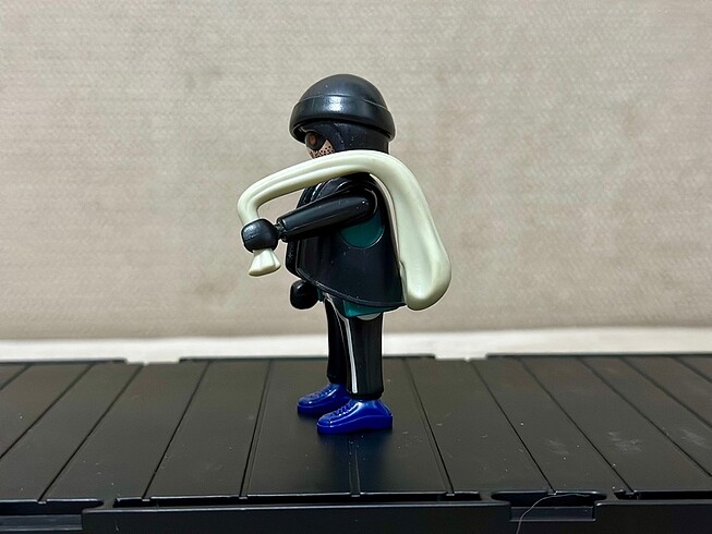 PLAYMOBİL HIRSIZ FİGÜRÜ