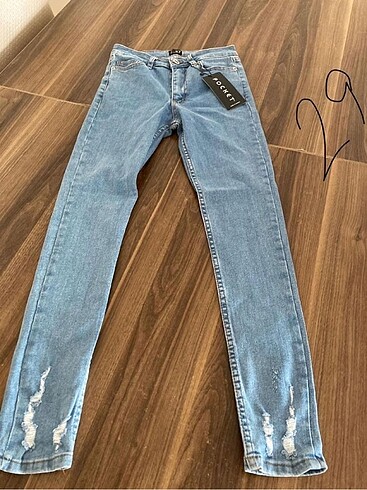 Yeni etiketli süper skinny jean