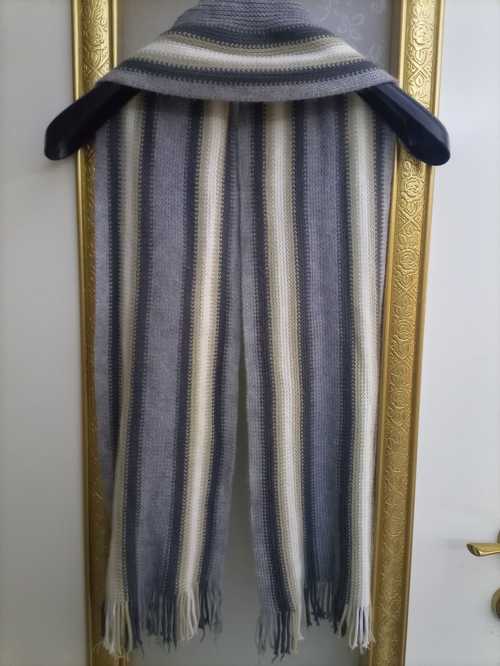 Gri Çizgili Uzun Unisex Atkı - Görsel 4