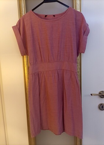 Pembe elbise