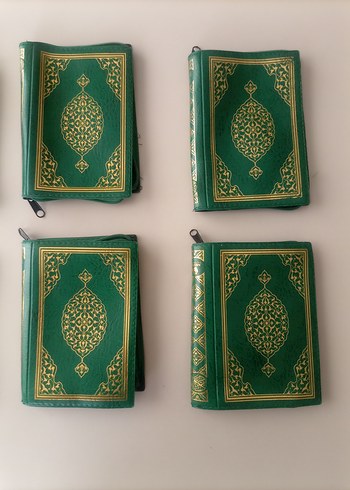 Yeşil Kapaklı Dini Kitap Kılıfı
