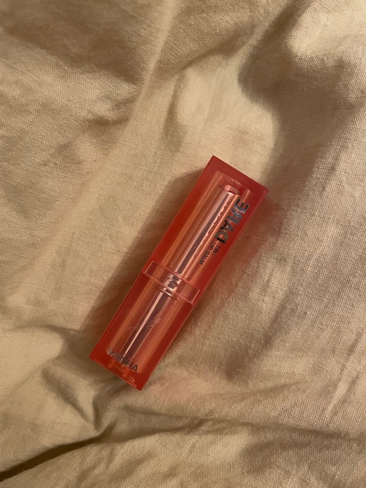 MISSHA Dewy Berry  Pembe Dudak Balmı - Görsel 2