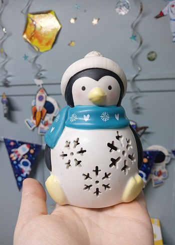 Beden Mavi Atkılı Beyaz Penguen Figürü