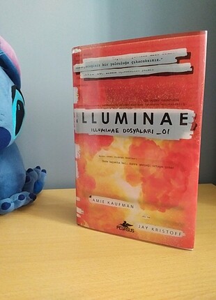 Illuminae kitap