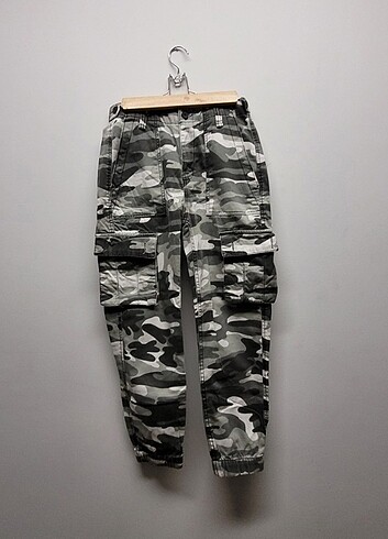 Bershka kargo pantolon 