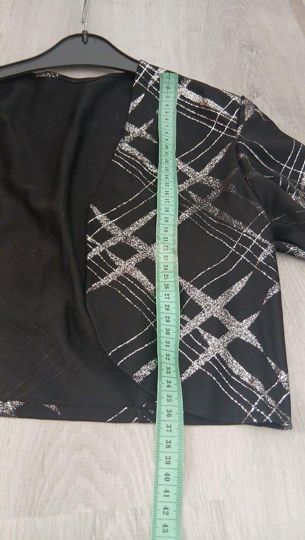 Parlak Siyah, Pileli, Uzun Kollu Kız Bolero - Görsel 3