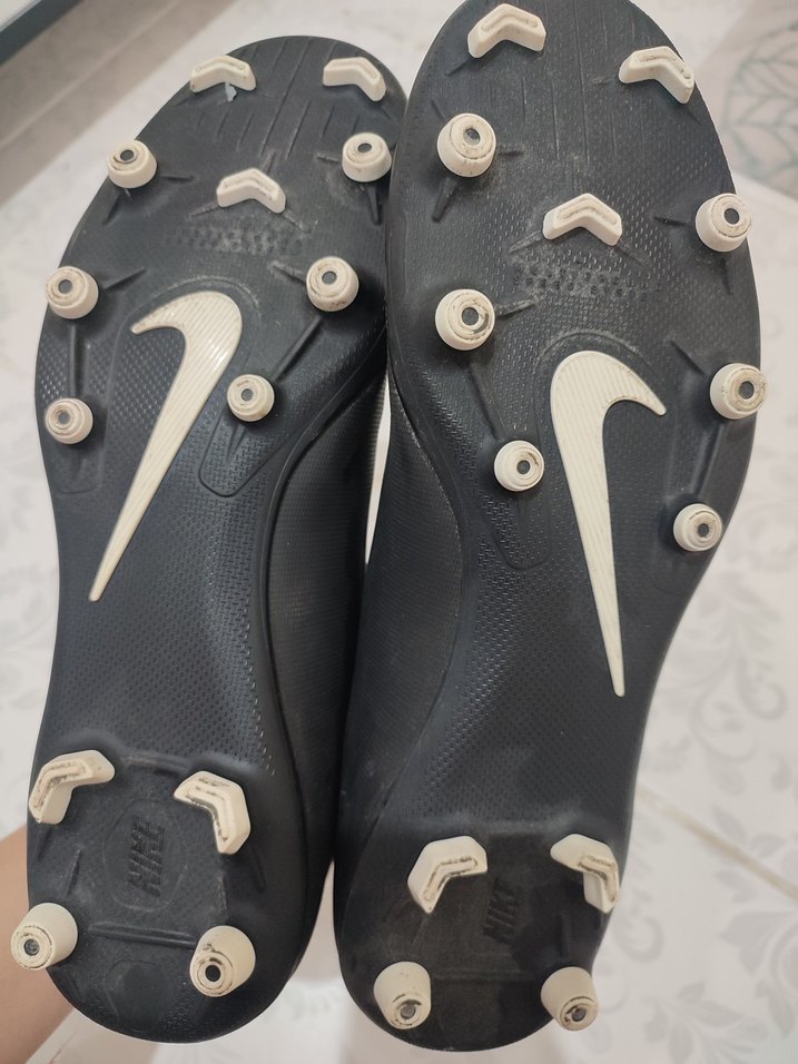 Erkek Beyaz Siyah Futbol Ayakkabısı Velcro - Görsel 2