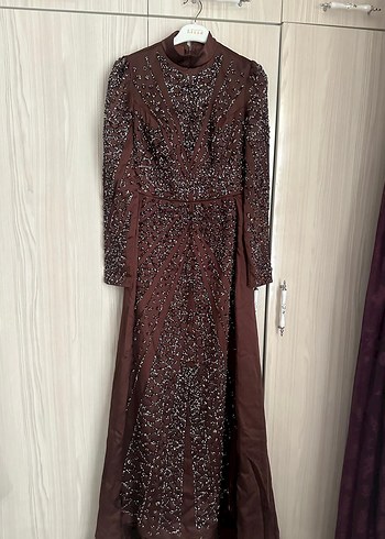 Drapeli Yüksek Yakalı Kahverengi Uzun Abiye - Görsel 5