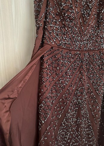 Drapeli Yüksek Yakalı Kahverengi Uzun Abiye - Görsel 7