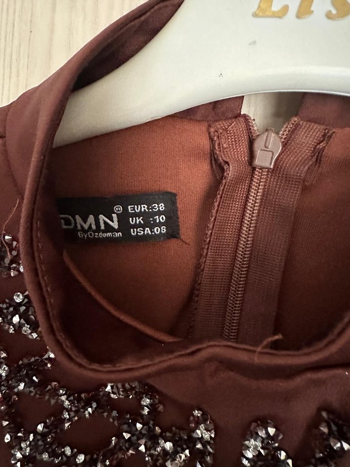 Drapeli Yüksek Yakalı Kahverengi Uzun Abiye - Görsel 4