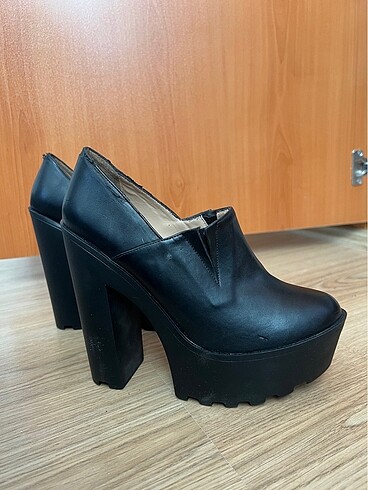 Shoe Tek Yüksek Platform Topuklu ayakkabı