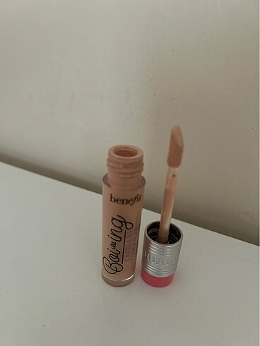 Benefit Benefit kapatıcı
