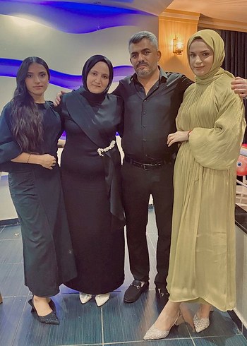 Uzun Kollu Siyah Minimalist Kadın Elbise