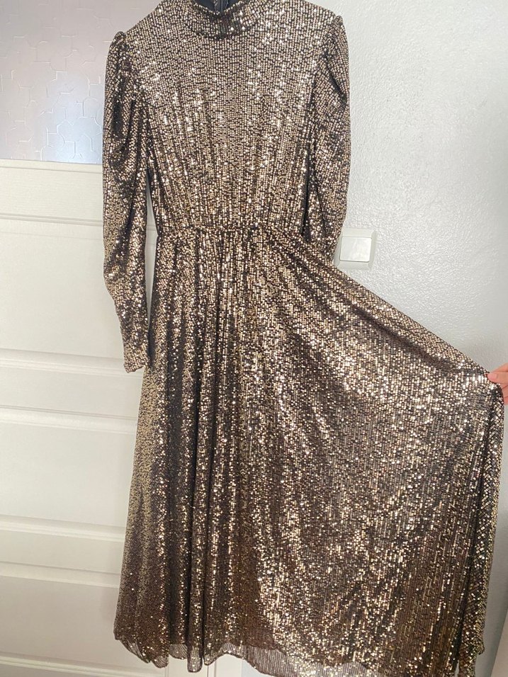 Altın Renkli Payetli Yılan Desenli Midi Elbise - Görsel 2