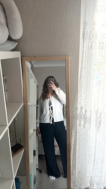Trendyol & Milla Önü bağlamalı gömlek