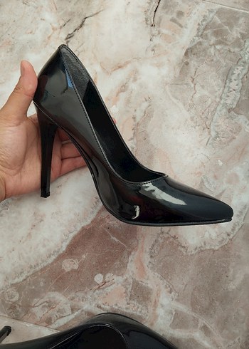 37 Beden Siyah Rugan Stiletto Topuklu Kadın Ayakkabı