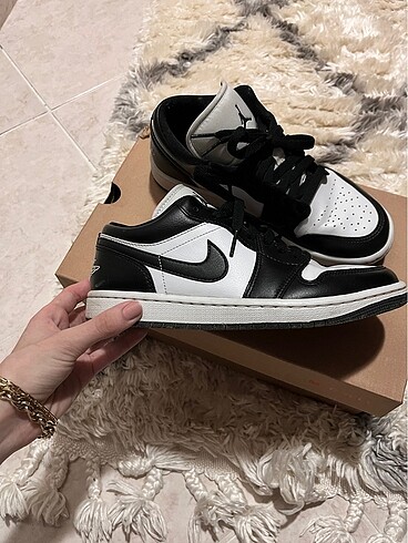 Nike Air Jordan Low 1 Panda rengi