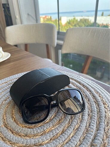 Prada gözlük