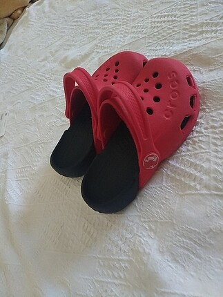 23 Beden kırmızı Renk Crocs çocuk sandalet terlik