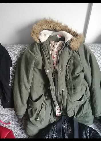 S m bedenli montlar herbiri 300 tl 