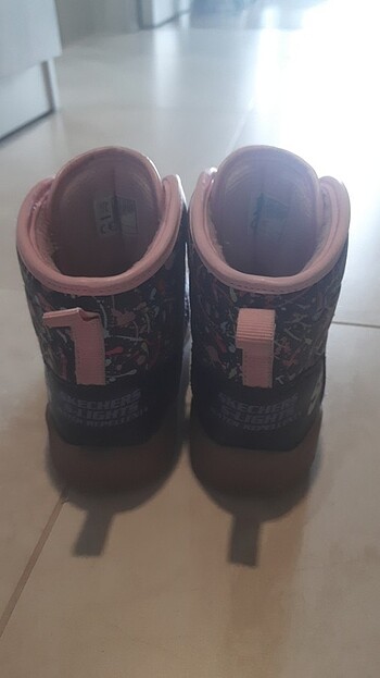 Skechers Skechers bot