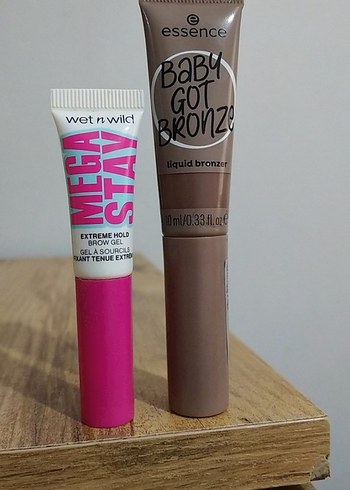 Bronze Sıvı Bronzlaştırıcı & Wet n Wild Kaş Jeli