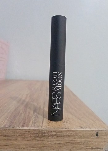 Nars NARS Koyu Kırmızı Ruj Kalemi