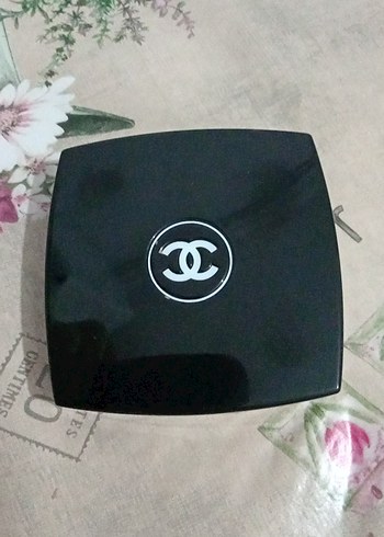 Parlak Kırmızı Chanel Allık