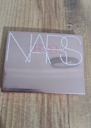 Nars Parlak Bej Allık