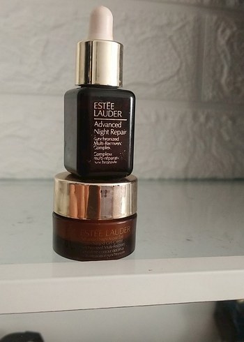 Estée Lauder Advanced Night Repair Yaşlanma Karşıtı Serum