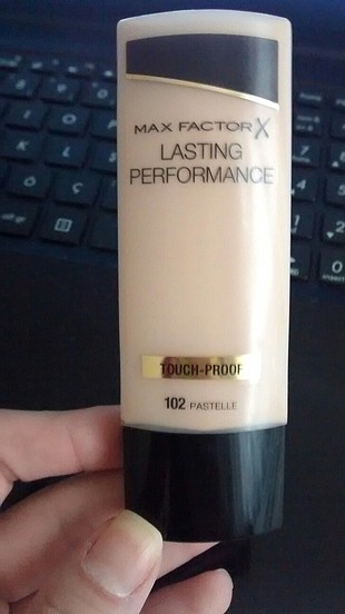 max factor lasting performance fondöten 102 pastelle