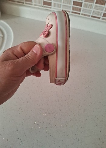 22 Beden Kız Çocuk Pembe Kayışlı Terlik