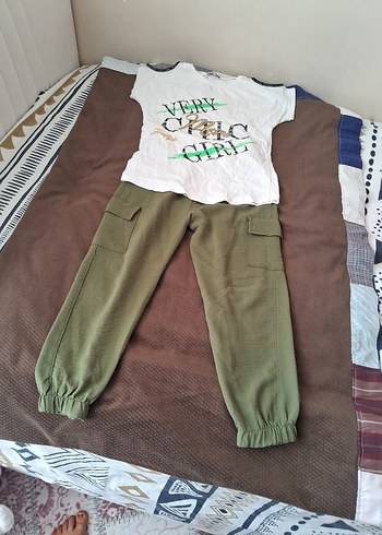 Yeşil Cepli pantolon tshirt