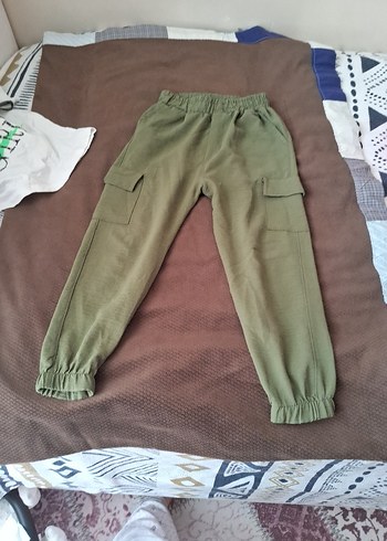 7 Yaş Beden Yeşil Cepli pantolon tshirt