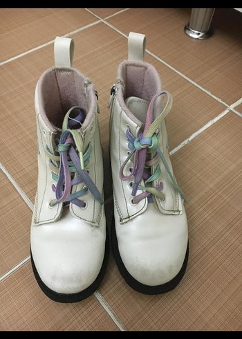 Beyaz Bağcıklı Kız Çocuk Botu lc waikiki