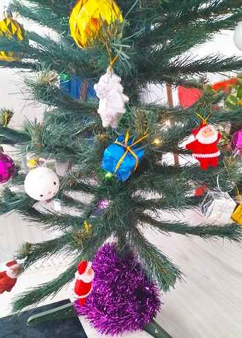 Beden Renk Renkli Mini Yılbaşı Ağacı Süsü