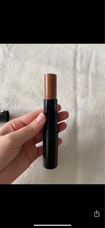  Beden Renk Flormar Kontür stick 02 medium