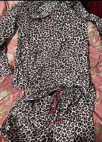 Leopar saten pijama takımı