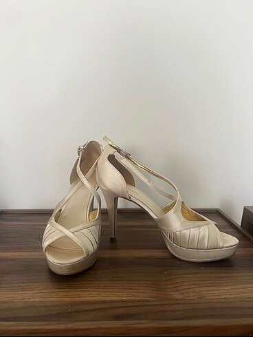 Nine West NINE WEST TOPUKLU SANDALET