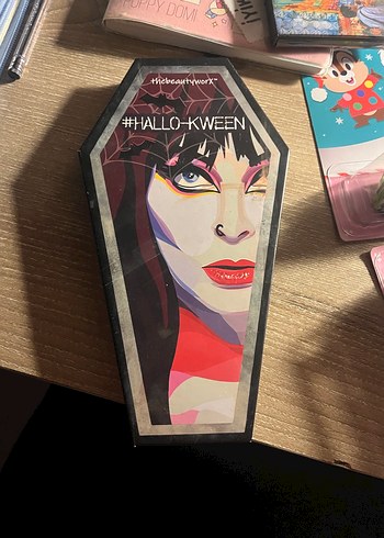 Gotik Çok Renkli Koyu Göz Farı Paleti - Görsel 2