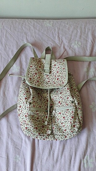 çiçekli sırt çantası 
