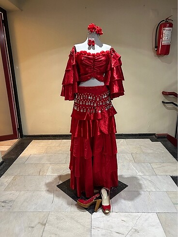 m Beden kırmızı Renk Roman kostümleri