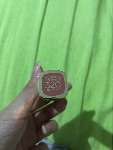  Beden 520 numara loreal paris ruj