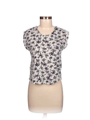 Mango T-shirt %70 İndirimli.
