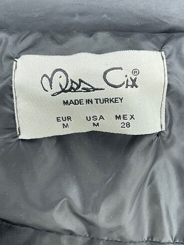 m Beden siyah Renk Vintage Love Yelek %70 İndirimli.