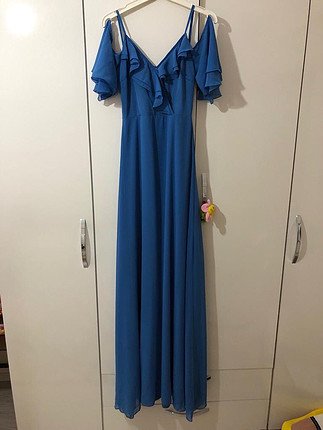 Birkez giyildi mavi elbise 