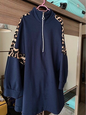 Leopar desenli eşofman takımı