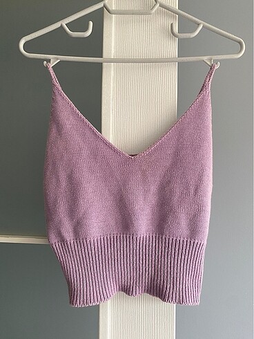 Urban Outfitters Askılı crop triko bluz