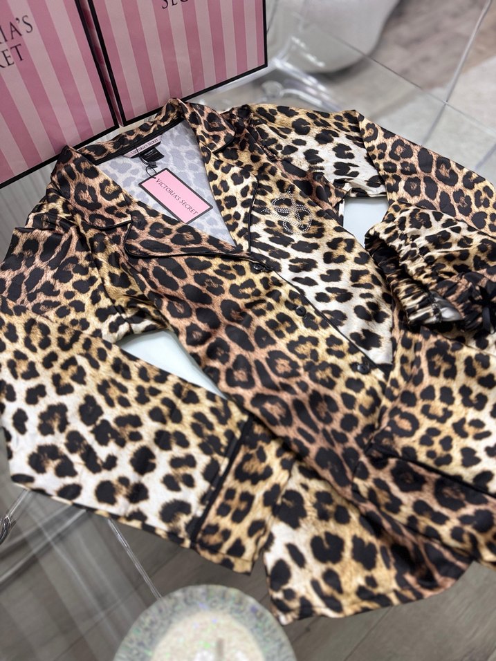 Victorias Secret Leopar Desenli Pijama Takımı 3XL Beden - Görsel 2