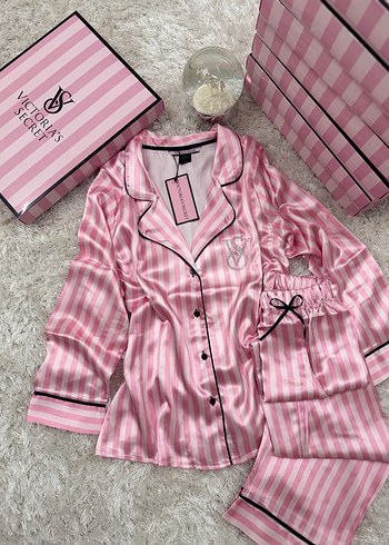 Victoria's Secret Pembe Çizgili Kadın Pijama Takımı